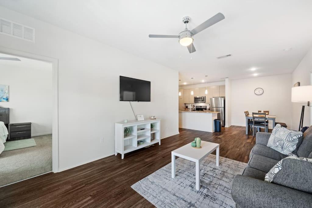 Lavish 2Br Apartment In 坦帕 外观 照片
